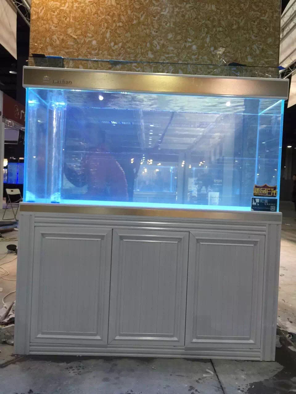 广州大型超白鱼缸海鲜池免费设计-深圳洋清水族特种玻璃供应商-番禺大型酒店海鲜池订做