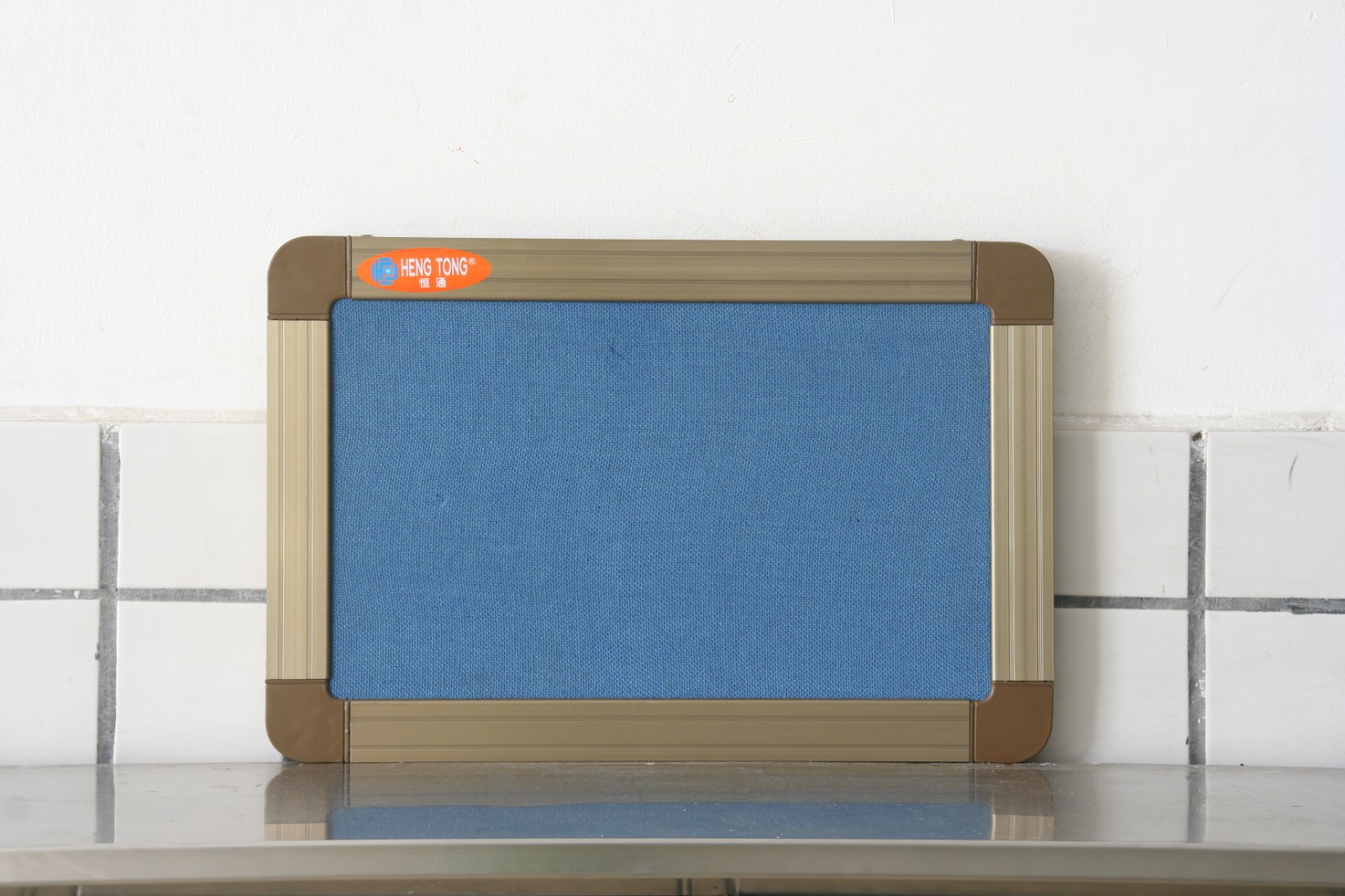 水松木絨布板 藍色絨布水松展板 廠家定制多色可選布告通知留言板