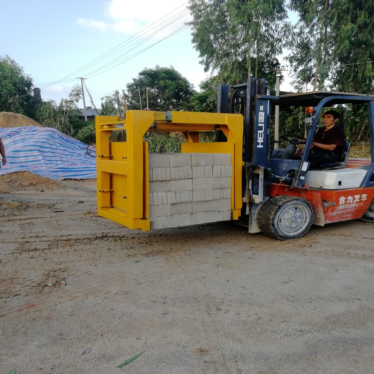 YG系列砖厂叉车抱夹 泉州永工优质水泥砖抱夹生产厂家