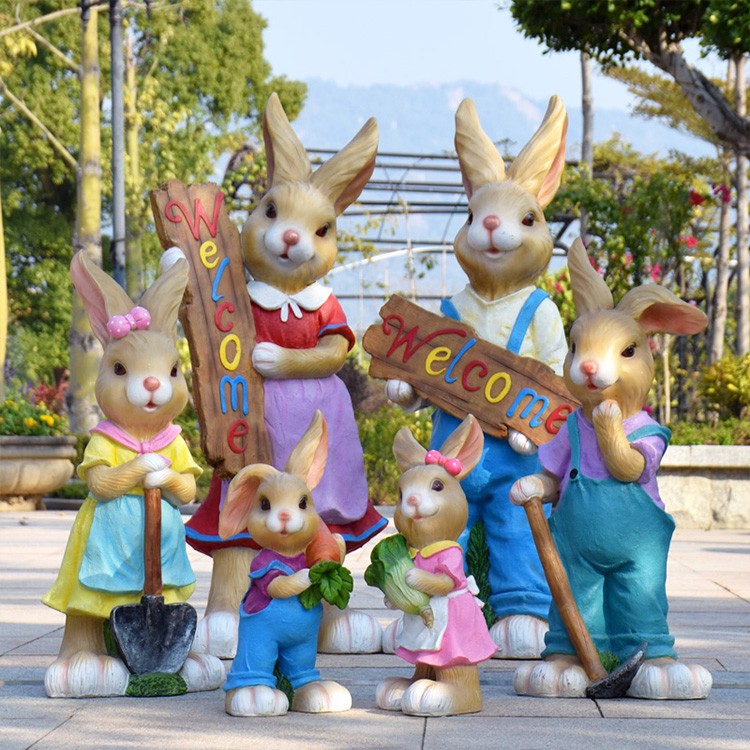 创意卡通兔子 阳台景观摆件 动物兔子工艺品   抱萝卜树脂批发